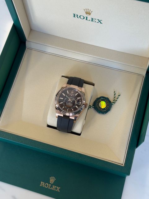 Rolex Sky-Dweller 326235 Image 3